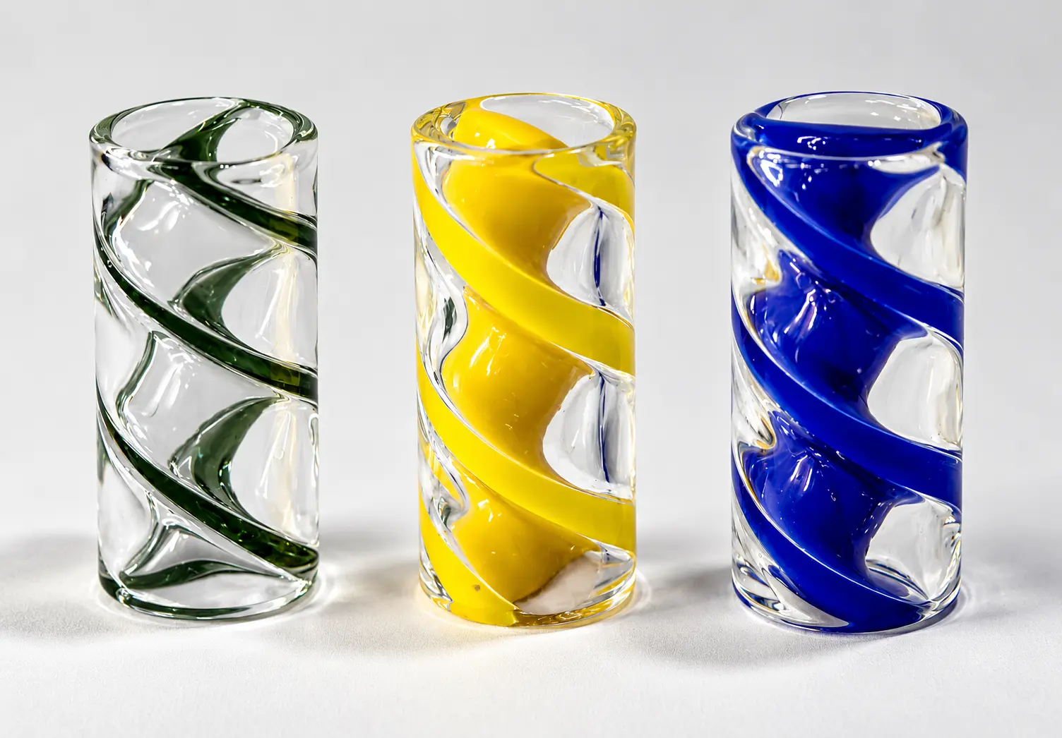 RollCrystals Tricolor Ribbon Trio glass pre-roll tips